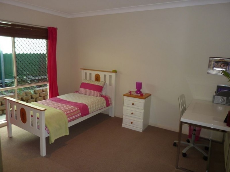 73 Yangoora Crescent, Ashmore QLD 4214