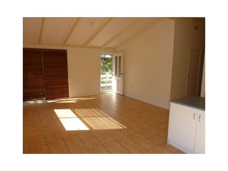 10 Allunga Avenue, Ashmore QLD 4214