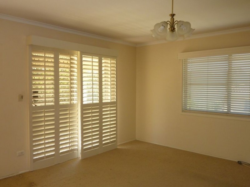 8 Gayle Street, Southport QLD 4215