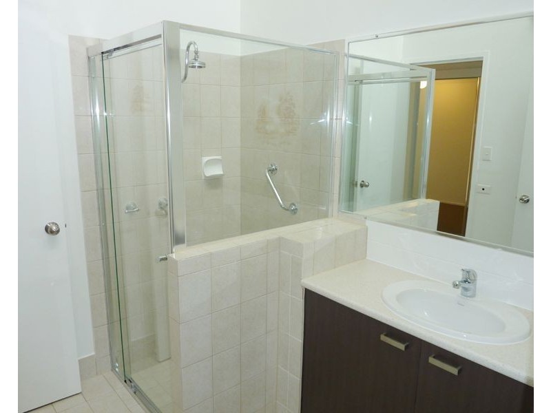 40/37 St Kevins Avenue, Benowa QLD 4217