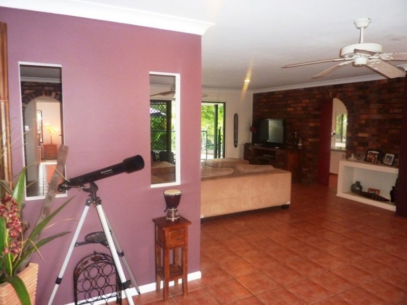 9 Madigan Road, Carrara QLD 4211