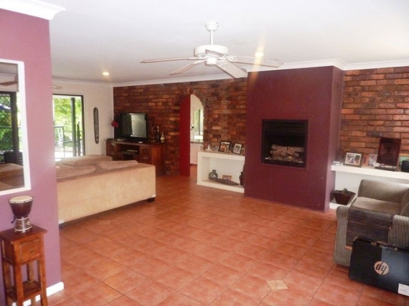 9 Madigan Road, Carrara QLD 4211
