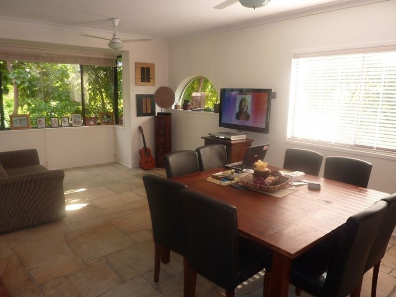 9 Madigan Road, Carrara QLD 4211