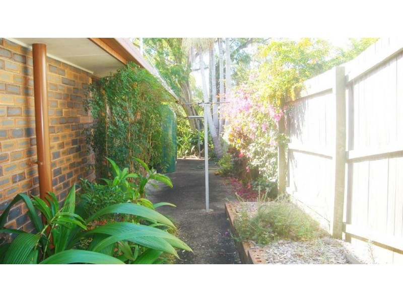 4 Binalong Drive, Ashmore QLD 4214