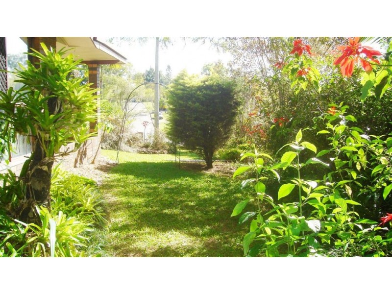 4 Binalong Drive, Ashmore QLD 4214