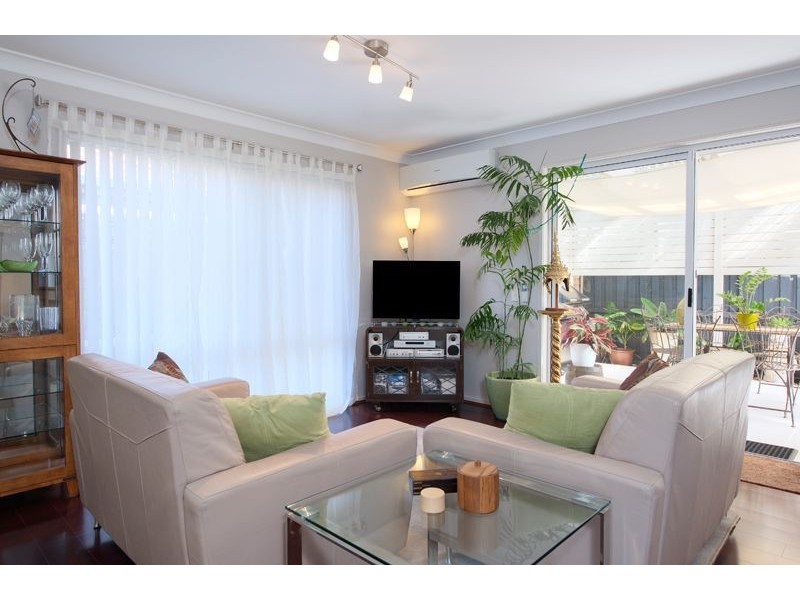 1 Oxbridge Chase, Arundel QLD 4214