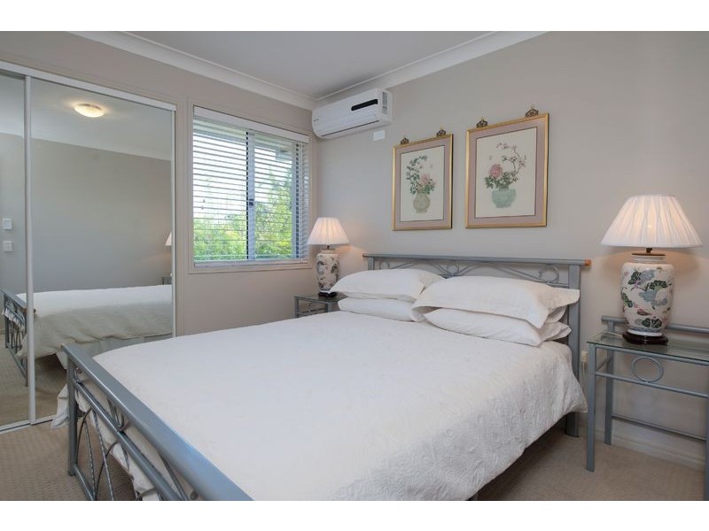 1 Oxbridge Chase, Arundel QLD 4214