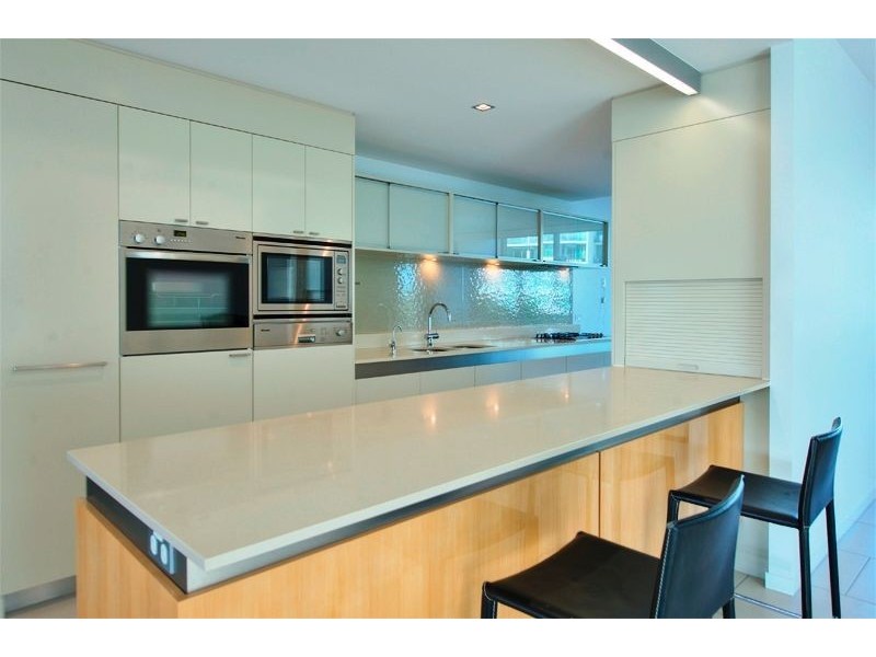7301 Ephraim Island Parade, Paradise Point QLD 4216