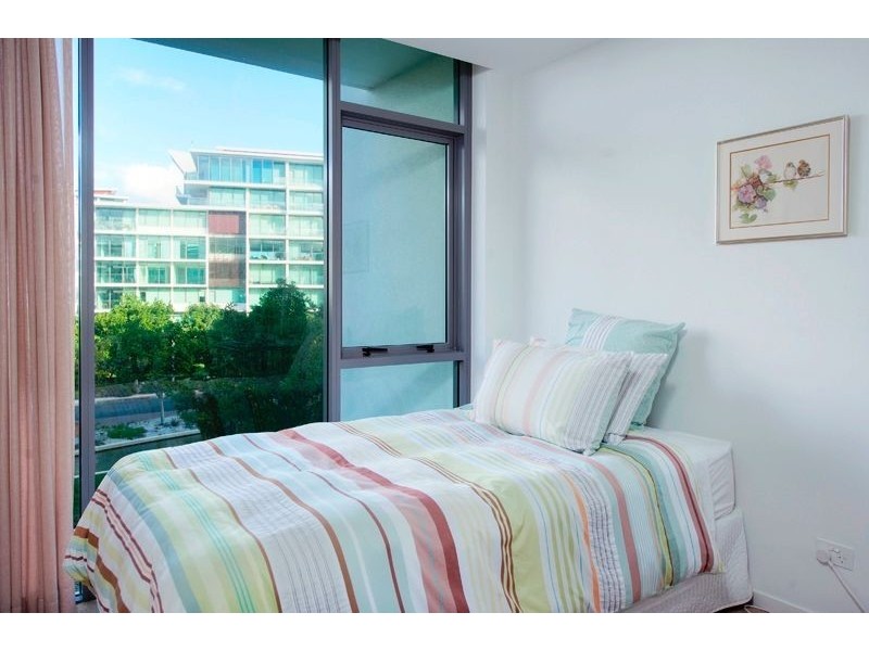 7301 Ephraim Island Parade, Paradise Point QLD 4216