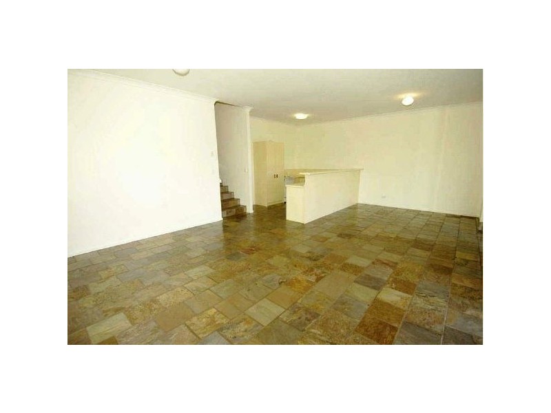 1/180 Turpin Road, Labrador QLD 4215