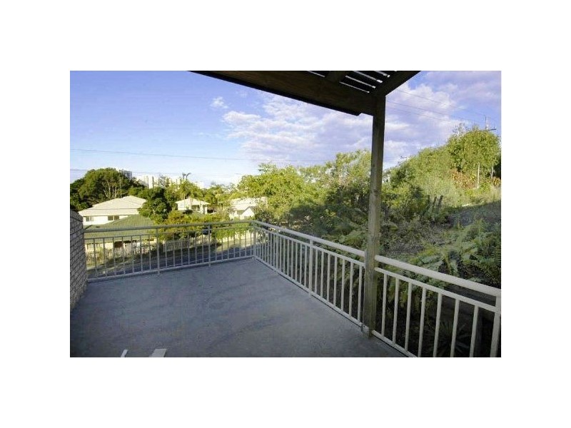 1/180 Turpin Road, Labrador QLD 4215