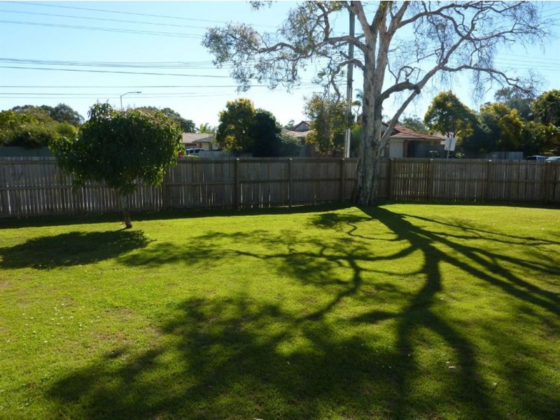 16 Pengana Street, Labrador QLD 4215