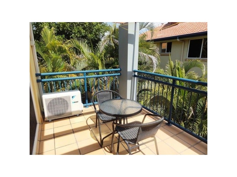 23/10-14 Purli Street “Chez Chaz”, Chevron Island QLD 4217