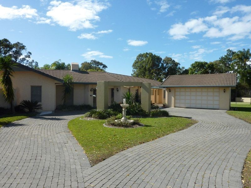 47 Marbella Drive, Benowa QLD 4217