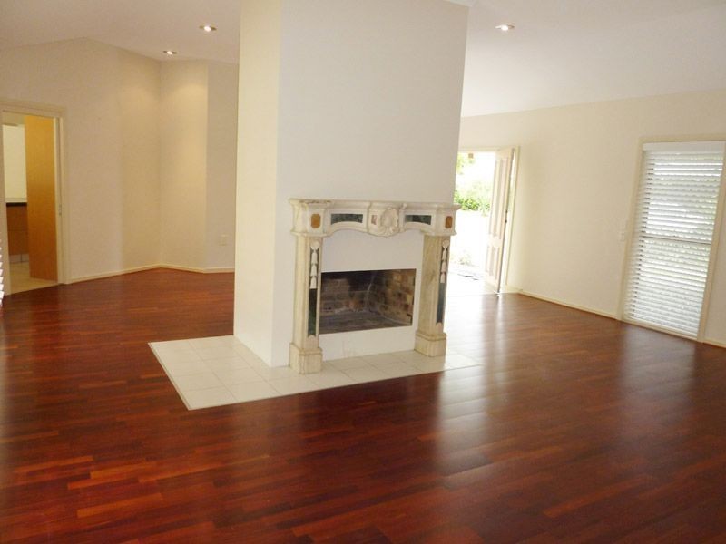 47 Marbella Drive, Benowa QLD 4217