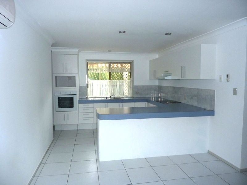 1/31 Nina Parade, Arundel QLD 4214