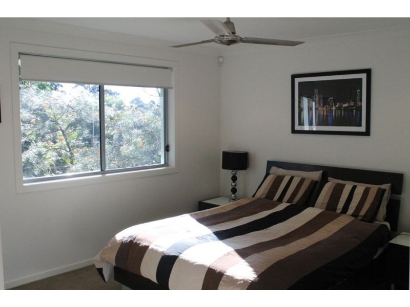 6 Darel Drive, Ashmore QLD 4214