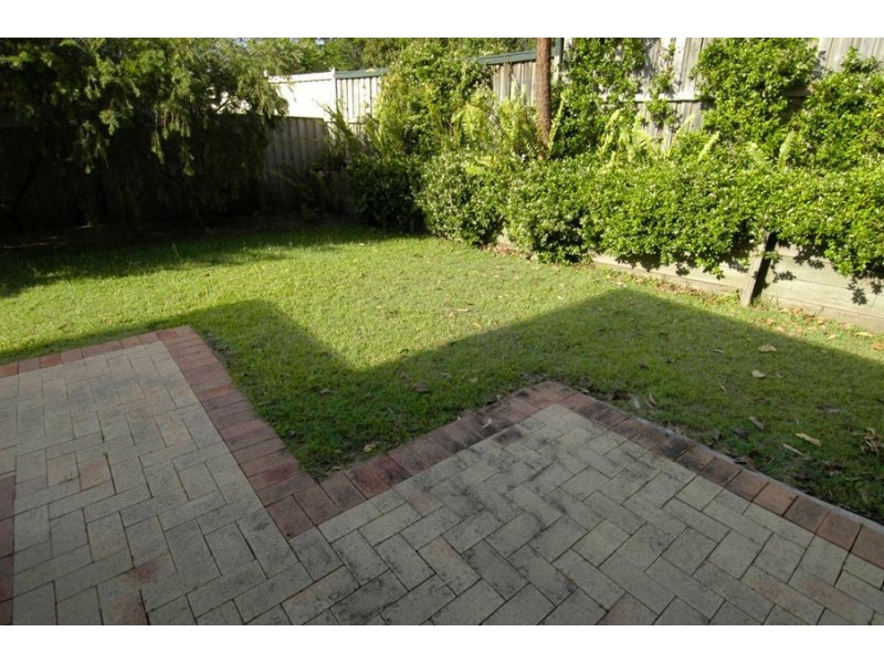 2/1 Freda Street, Ashmore QLD 4214