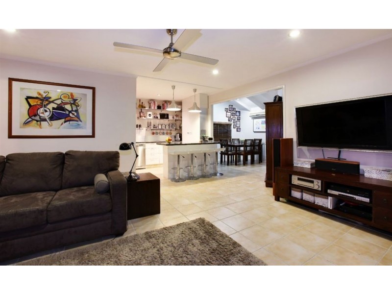 10 Moora Street, Ashmore QLD 4214