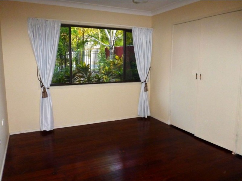 13 Jilpangi Crescent, Ashmore QLD 4214