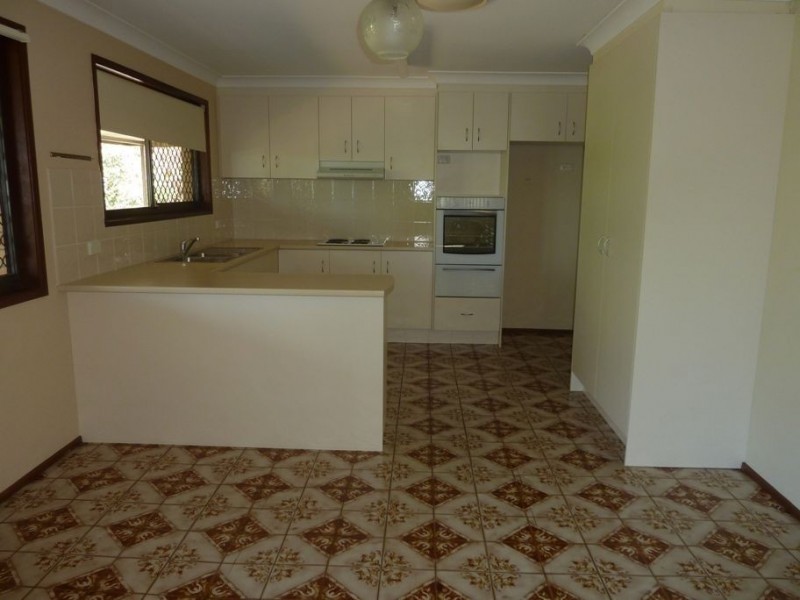 32 Pinkwood Drive, Ashmore QLD 4214