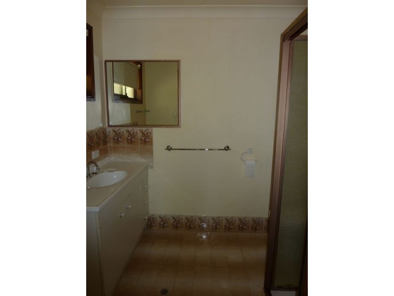 32 Pinkwood Drive, Ashmore QLD 4214