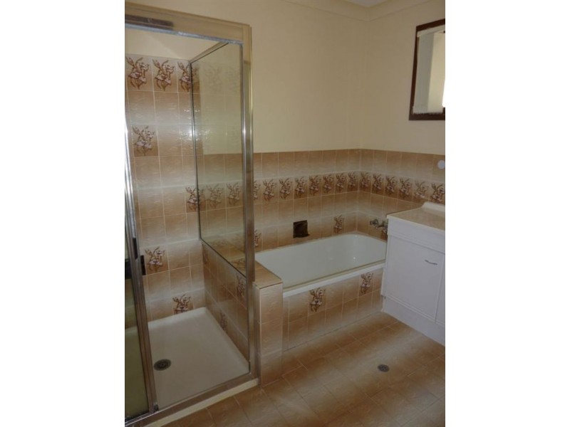 32 Pinkwood Drive, Ashmore QLD 4214