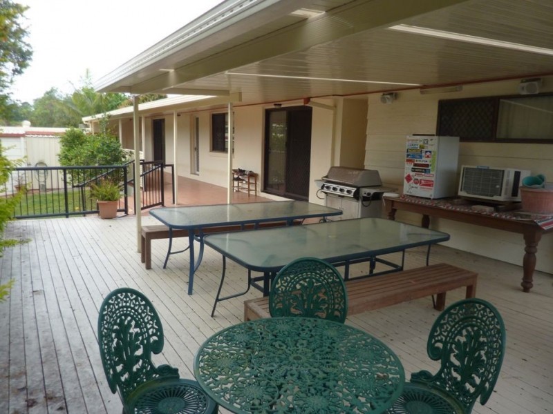 16 Warrigal Crescent, Ashmore QLD 4214