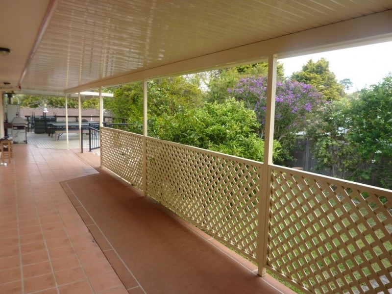 16 Warrigal Crescent, Ashmore QLD 4214