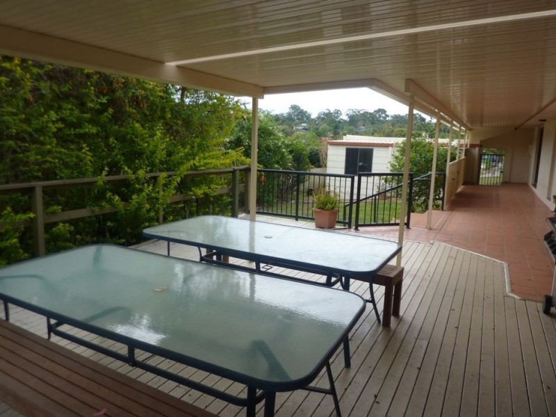 16 Warrigal Crescent, Ashmore QLD 4214