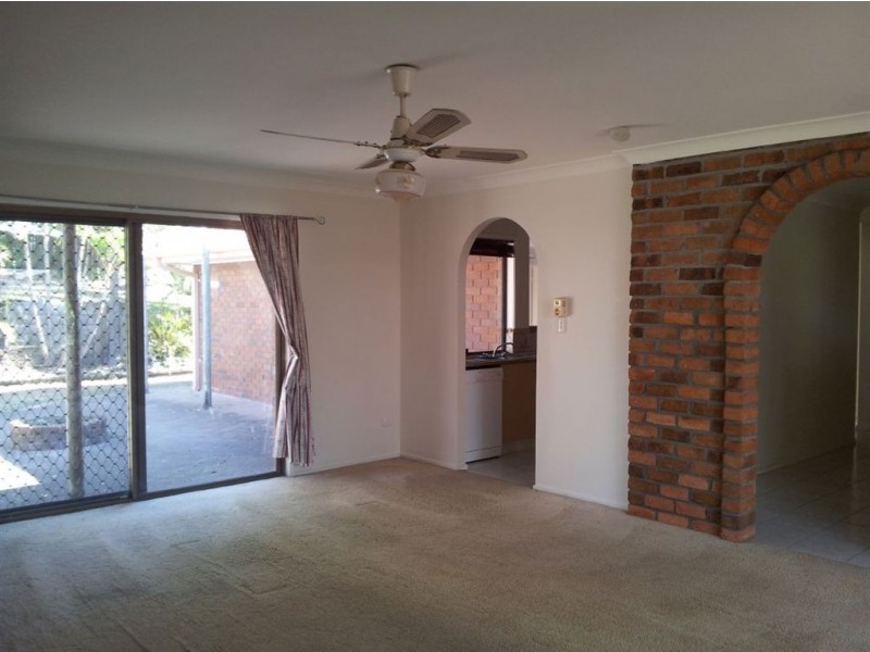 16 San Mateo Boulevard, Ashmore QLD 4214