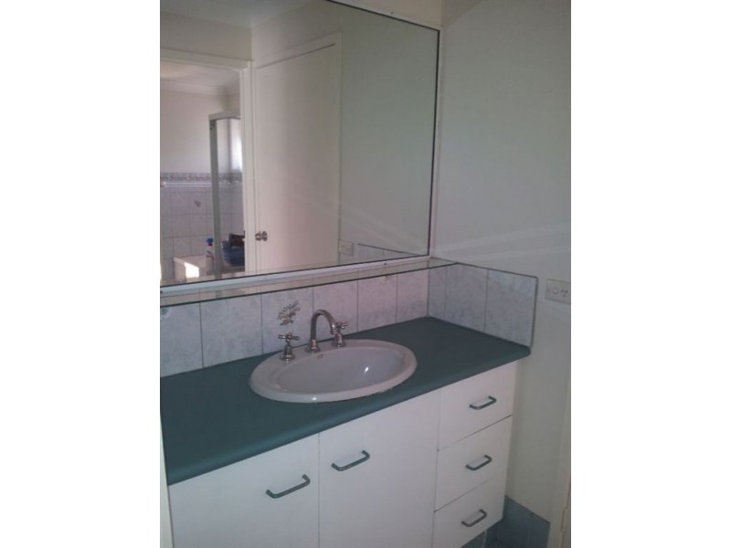 16 San Mateo Boulevard, Ashmore QLD 4214