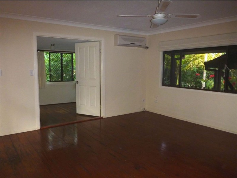 13 Jilpangi Crescent, Ashmore QLD 4214