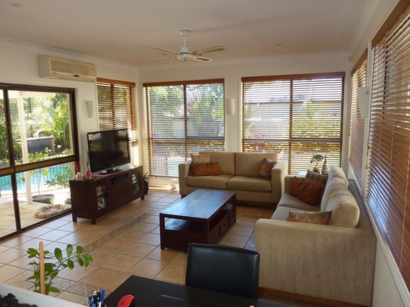 3 Lillian Crescent, Ashmore QLD 4214