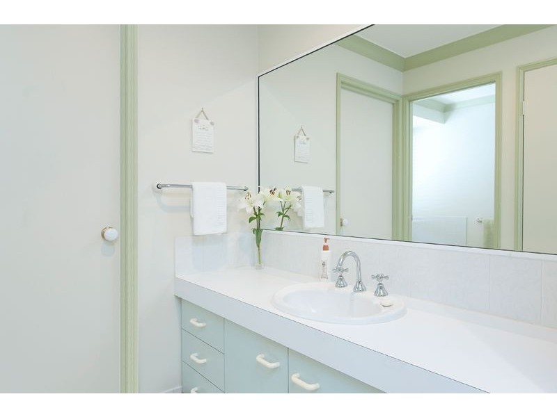 111 Thorngate Drive, Robina QLD 4226