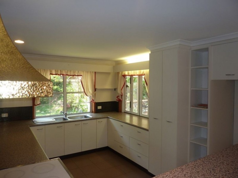 5 Sunvalley Drive, Ashmore QLD 4214