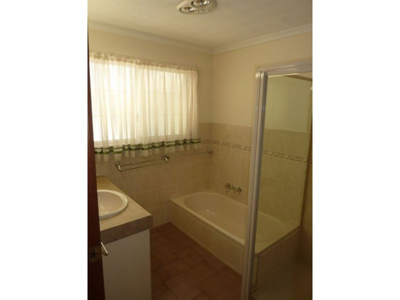 5 Sunvalley Drive, Ashmore QLD 4214