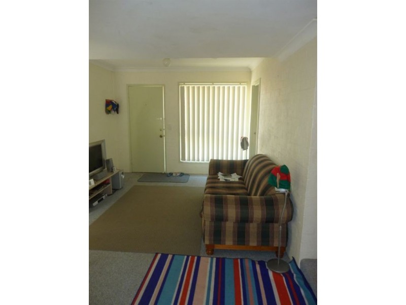 6/13 Brown Street, Labrador QLD 4215