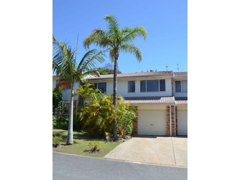 2/105 Ridgeway Avenue, Southport QLD 4215