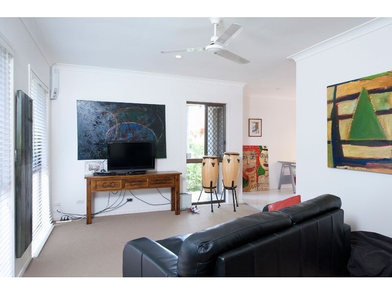 9 Ainsley Avenue, Ashmore QLD 4214