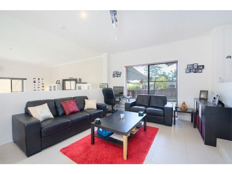 44 Pinkwood Drive, Ashmore QLD 4214