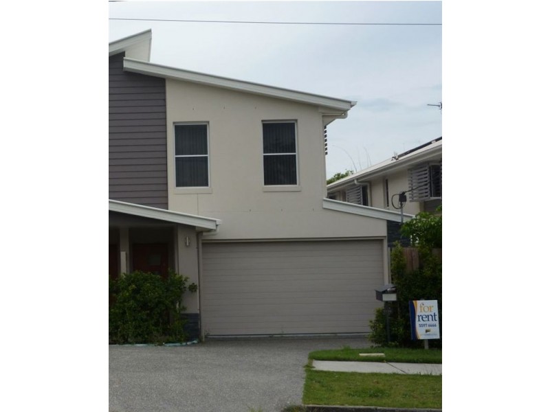 2/5A Ashton Street, Labrador QLD 4215