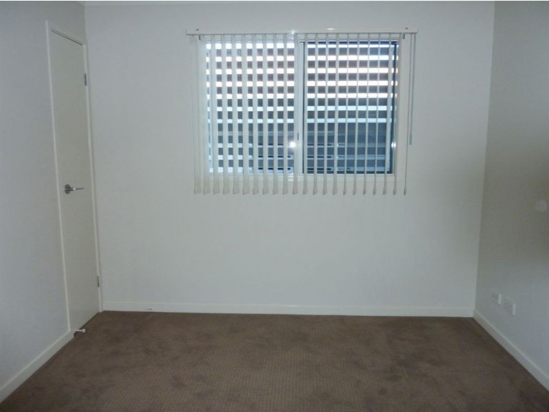 2/5A Ashton Street, Labrador QLD 4215