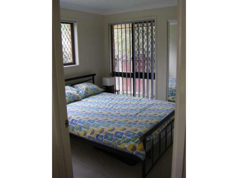 11 Canterbury Chase, Ashmore QLD 4214