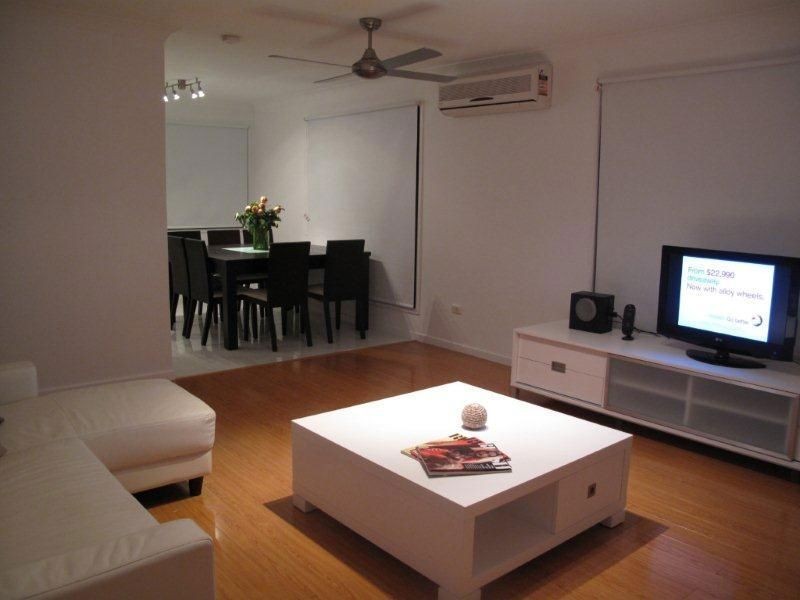1/19 Wildwood Court, Surfers Paradise QLD 4217