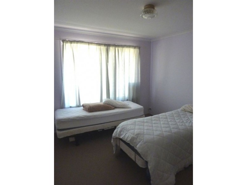 16 Pengana Street, Labrador QLD 4215