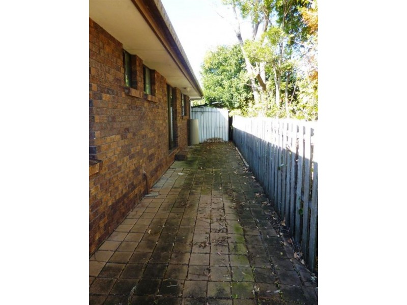 16 Pengana Street, Labrador QLD 4215