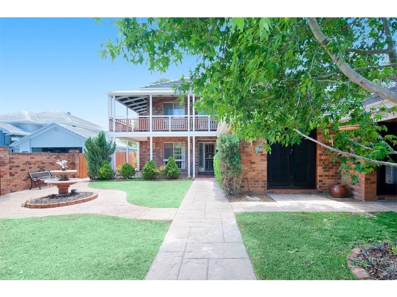 23 Tannah Court, Broadbeach Waters QLD 4218