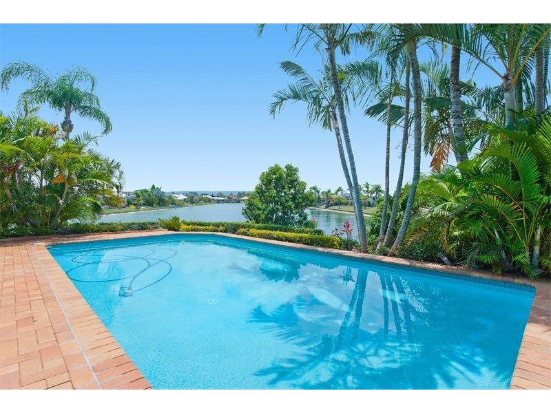 23 Tannah Court, Broadbeach Waters QLD 4218