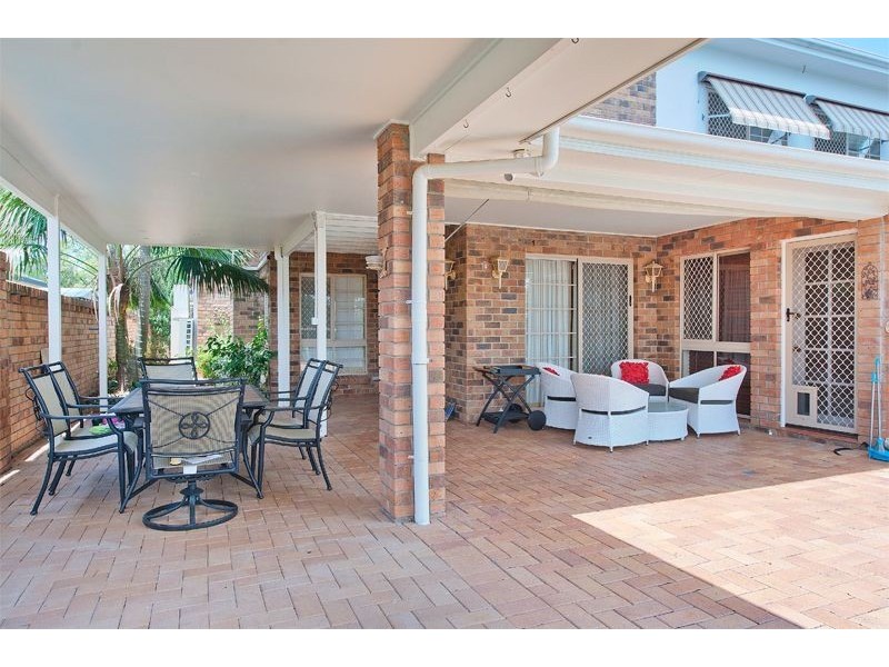 23 Tannah Court, Broadbeach Waters QLD 4218
